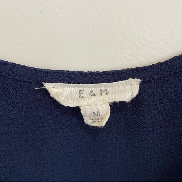 Scalloped Edge Navy Tank Top - Picture 6 of 6